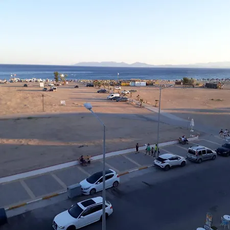 Sarimsakli Plajina 0 Metre Deniz Manzarali Luex شقة *